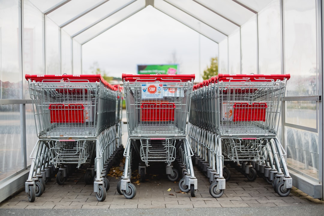 découvrez les erreurs courantes à éviter lors de vos achats en ligne pour garantir une expérience d'achat réussie. apprenez à faire des choix éclairés et à maximiser vos économies tout en profitant de la commodité des achats sur internet.