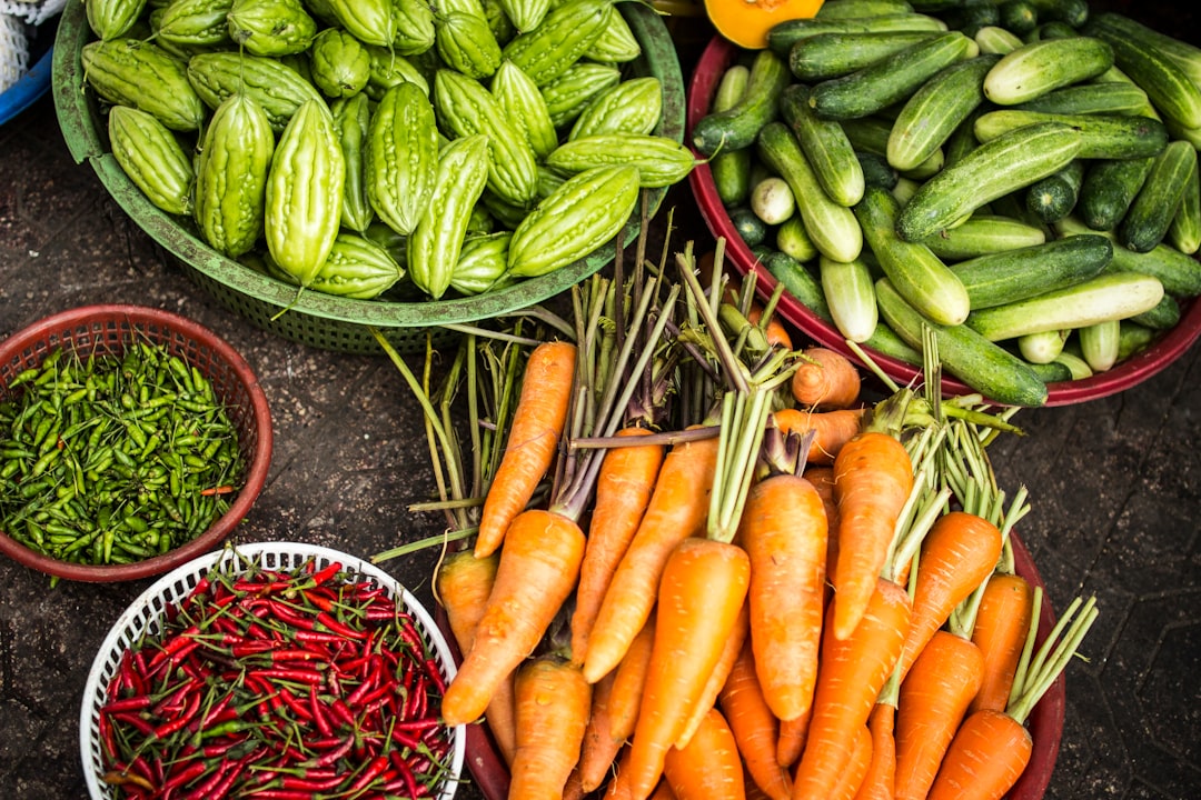 découvrez les bienfaits des herbes fraîches pour votre santé ! apprenez comment ces ingrédients naturels peuvent améliorer votre bien-être, rehausser le goût de vos plats, et apporter des nutriments essentiels à votre alimentation. adoptez les herbes fraîches pour un mode de vie sain et savoureux.