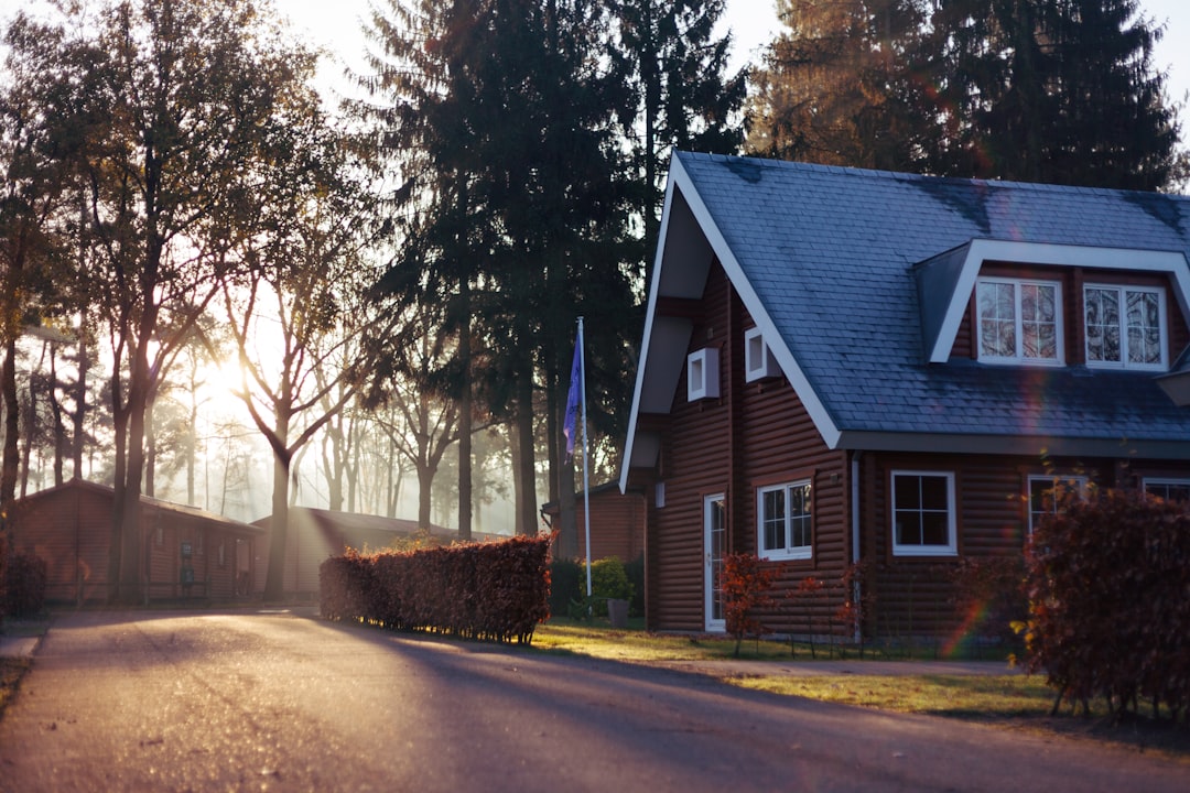 découvrez les erreurs courantes à éviter lors de l'achat d'une maison. maximisez votre expérience d'acquisition immobilière grâce à nos conseils experts et faites de cet investissement un succès. informez-vous pour ne pas tomber dans les pièges du marché immobilier.