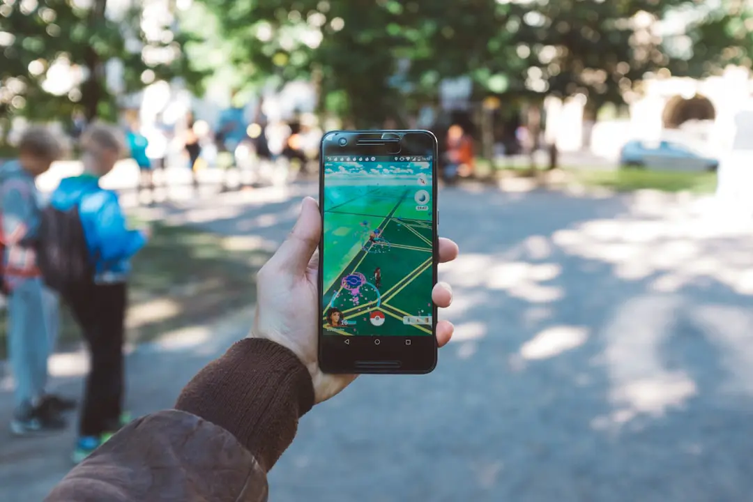 découvrez le monde fascinant de la réalité augmentée, une technologie innovante qui fusionne le virtuel et le réel. explorez ses applications dans divers domaines comme le jeu, l'éducation et le commerce, et apprenez comment elle transforme notre expérience quotidienne.